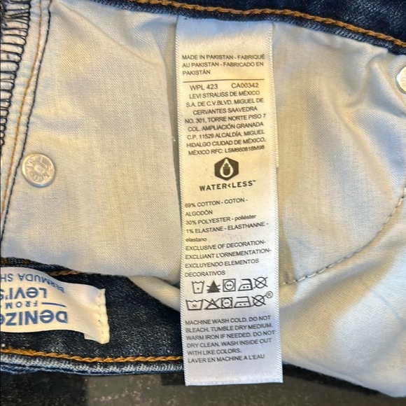 Denizen from Levi's Bermuda length Blue Jean Shorts with‎ Rolled Hems - Picture 6 of 7